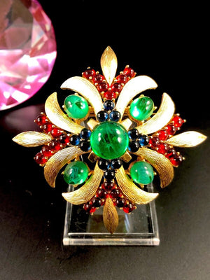 Crown Trifari "Jewels of India" Green Gripoix Cabochon Maltese Cross Brooch