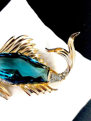 1940s Crown Trifari Sterling Vermeil Sapphire Glass Fish & Bubbles Brooch