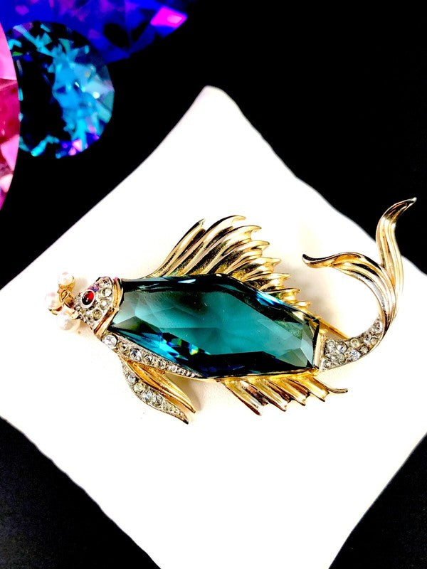 1940s Crown Trifari Sterling Vermeil Sapphire Glass Fish & Bubbles Brooch