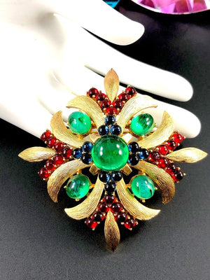 Crown Trifari "Jewels of India" Green Gripoix Cabochon Maltese Cross Brooch