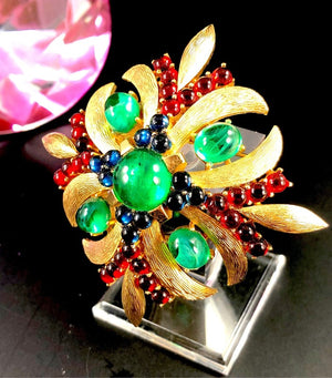 Crown Trifari "Jewels of India" Green Gripoix Cabochon Maltese Cross Brooch
