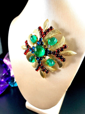 Crown Trifari "Jewels of India" Green Gripoix Cabochon Maltese Cross Brooch