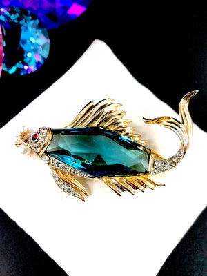 1940s Crown Trifari Sterling Vermeil Sapphire Glass Fish & Bubbles Brooch