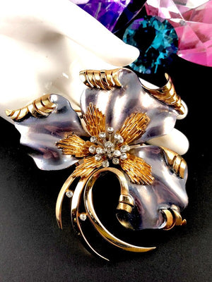 1966 Crown Trifari "Cocktail Hour" Mother of Pearl Seaweed Brooch & Earrings