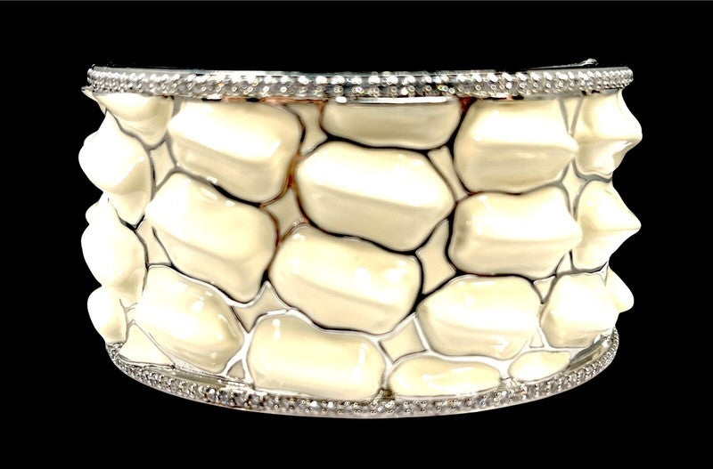 Cuff shown from the side
