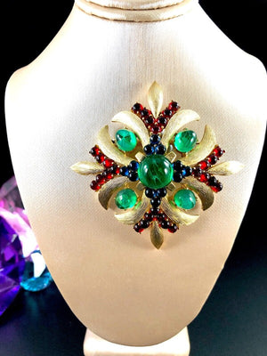 Crown Trifari "Jewels of India" Green Gripoix Cabochon Maltese Cross Brooch