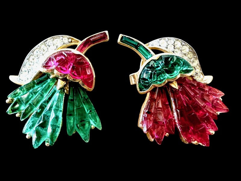 Crown Trifari Invisibly-Set Waffle Glass Carnation Clip Earrings