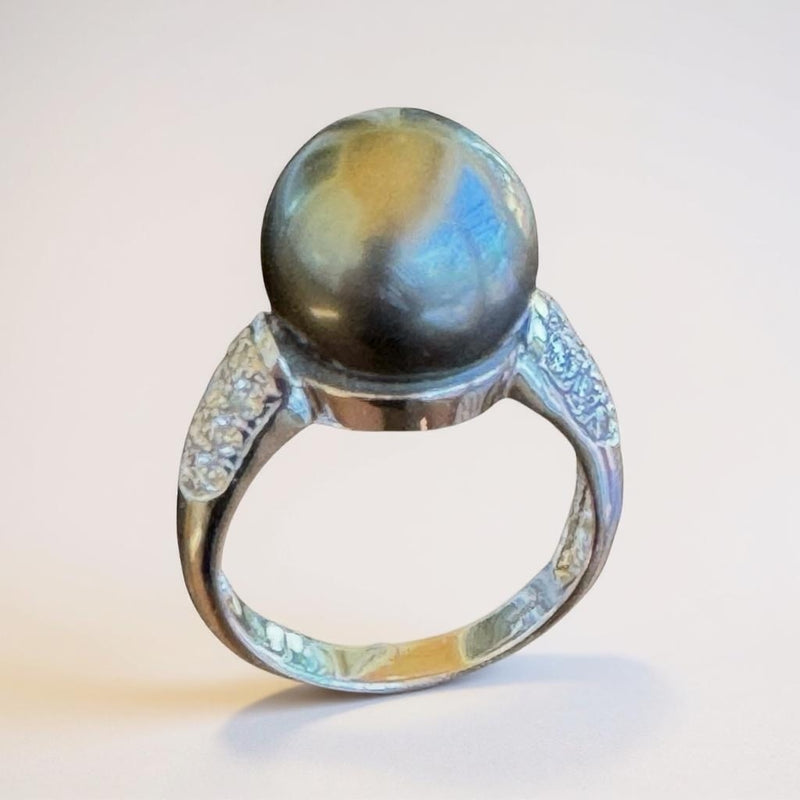 Ming’s 18K Tahitian Pearl & Diamond Ring