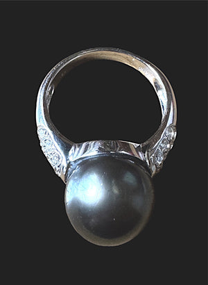 Ming’s 18K Tahitian Pearl & Diamond Ring