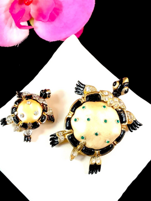 1942 Crown Trifari “Ming Turtle” Clip Set